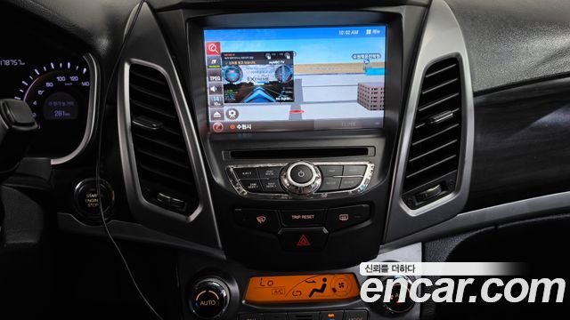 KG Mobility (SsangYong) Korando C 2.0 CVT 4WD Deluxe 2014 — фото 16