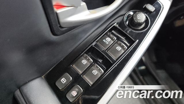 KG Mobility (SsangYong) Korando C 2.0 CVT 4WD Deluxe 2014 — фото 18