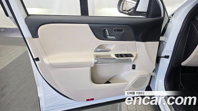 Mercedes-Benz GLB-Class (X247) GLB200 d 2024 — фото 30