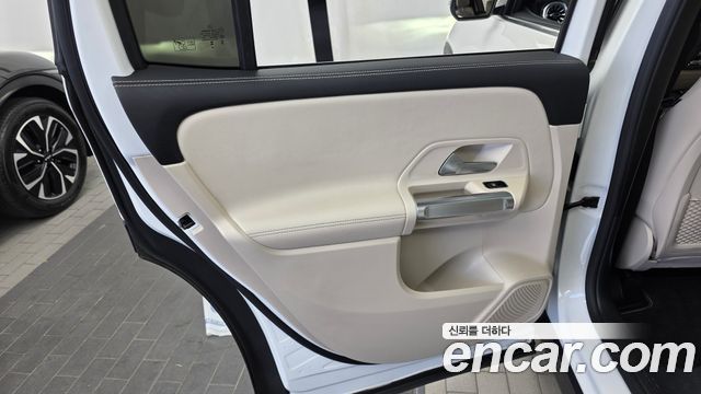 Mercedes-Benz GLB-Class (X247) GLB200 d 2024 — фото 31