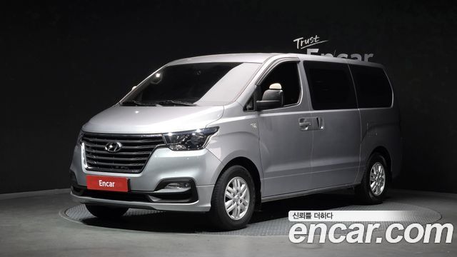 Hyundai Grand Starex Van 3-Seater Smart