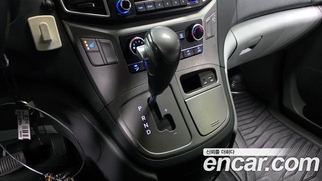 Hyundai Grand Starex Van 3-Seater Smart 2021 — фото 9