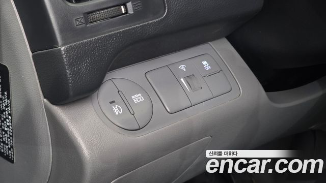 Hyundai Grand Starex Van 3-Seater Smart 2021 — фото 15
