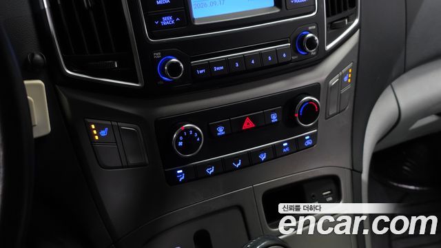 Hyundai Grand Starex Van 3-Seater Smart 2021 — фото 18