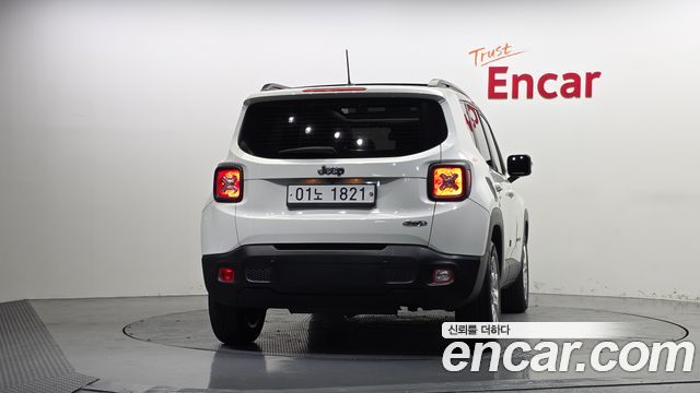 Jeep Renegade 2.4 Longitude High 2017 — фото 4