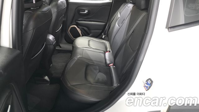 Jeep Renegade 2.4 Longitude High 2017 — фото 12