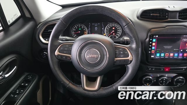Jeep Renegade 2.4 Longitude High 2017 — фото 13