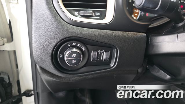 Jeep Renegade 2.4 Longitude High 2017 — фото 20