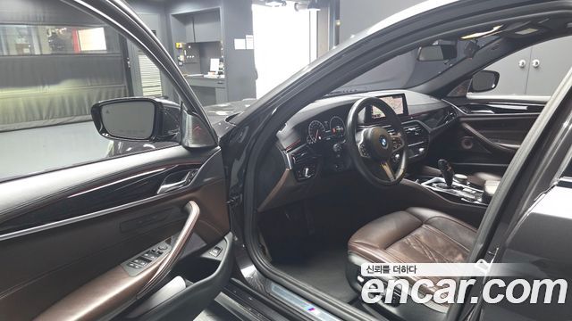 BMW 5 Series (G30) 530i xDrive M Sport Package Plus 2019 — фото 10