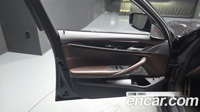 BMW 5 Series (G30) 530i xDrive M Sport Package Plus 2019 — фото 24