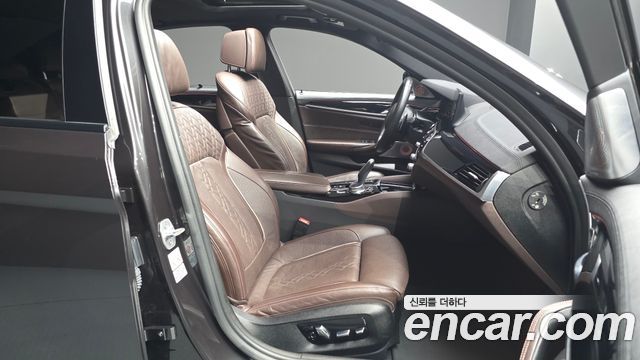 BMW 5 Series (G30) 530i xDrive M Sport Package Plus 2019 — фото 26