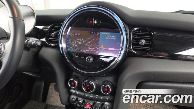 MINI Cooper Classic Plus 3rd 2022 — фото 14