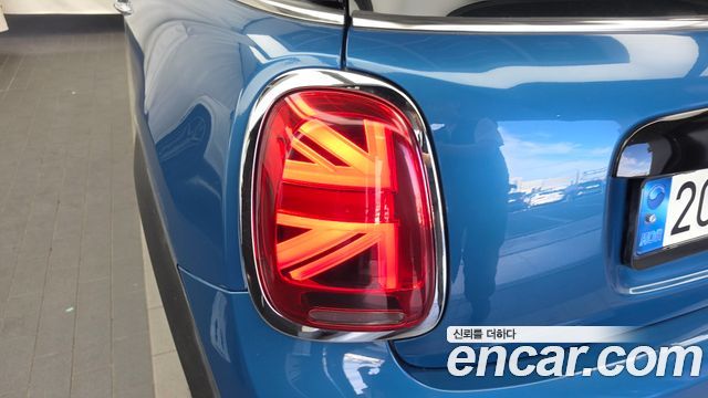 MINI Cooper Classic Plus 3rd 2022 — фото 23