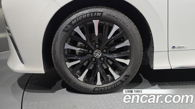 Toyota Alphard (IV) 2.5 HEV Executive AWD 2025 — фото 5
