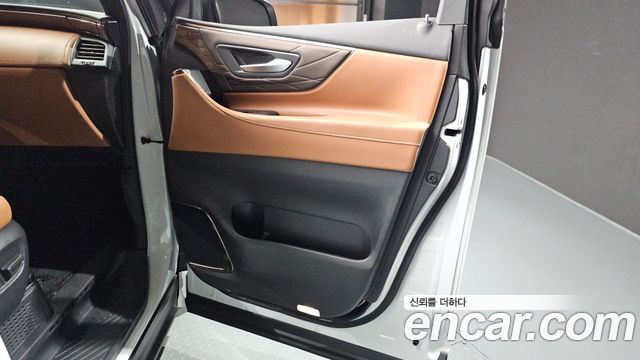 Toyota Alphard (IV) 2.5 HEV Executive AWD 2025 — фото 25