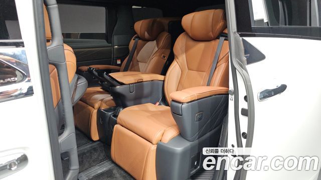 Toyota Alphard (IV) 2.5 HEV Executive AWD 2025 — фото 26
