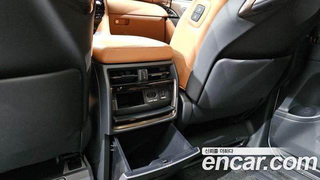 Toyota Alphard (IV) 2.5 HEV Executive AWD 2025 — фото 28