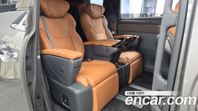 Toyota Alphard (IV) 2.5 HEV Executive AWD 2025 — фото 12