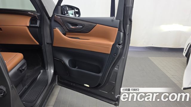 Toyota Alphard (IV) 2.5 HEV Executive AWD 2025 — фото 25