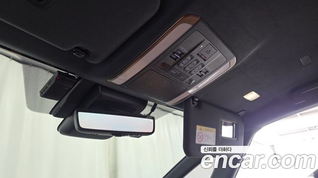 Toyota Alphard (IV) 2.5 HEV Executive AWD 2025 — фото 31
