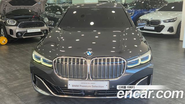 BMW 7 Series (G11) 740Li xDrive Design Pure Excellence 2020 — фото 3
