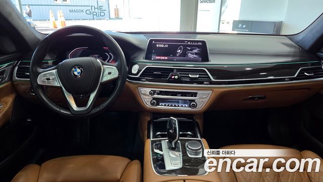 BMW 7 Series (G11) 740Li xDrive Design Pure Excellence 2020 — фото 7