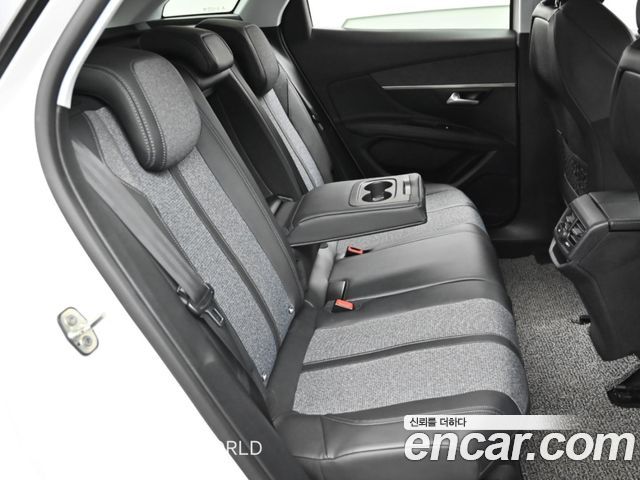 Peugeot 3008 (II) 1.6 BlueHDi Allure 2018 — фото 16