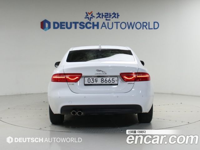 Jaguar XE 20d Prestige 2018 — фото 4