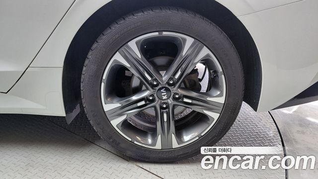 Kia K5 (III) 2.0 Noblesse 2021 — фото 21