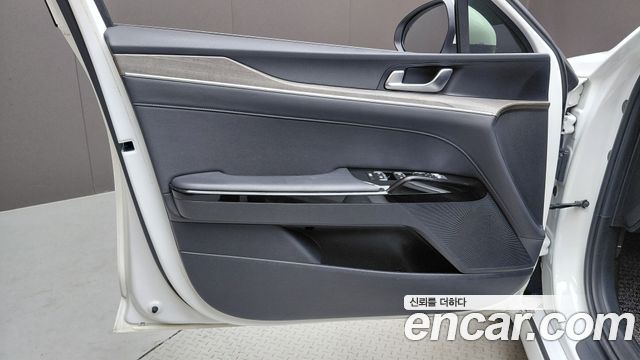 Kia K5 (III) 2.0 Noblesse 2021 — фото 24