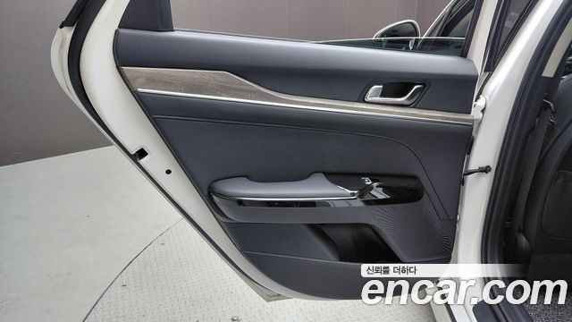 Kia K5 (III) 2.0 Noblesse 2021 — фото 25