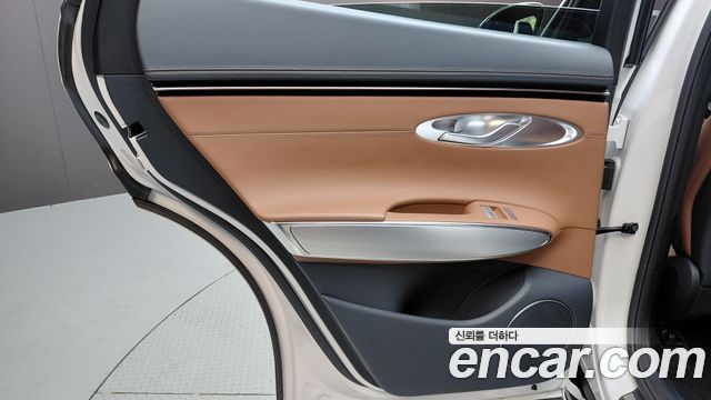 Genesis GV70 2.5T Gasoline AWD 2023 — фото 25