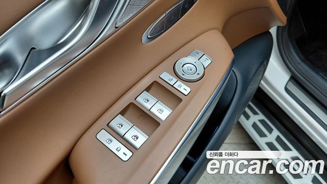 Genesis GV70 2.5T Gasoline AWD 2023 — фото 32