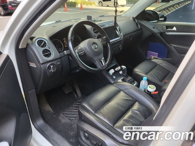 Volkswagen Tiguan 2.0 TDI  Premium 5N 2015 — фото 4