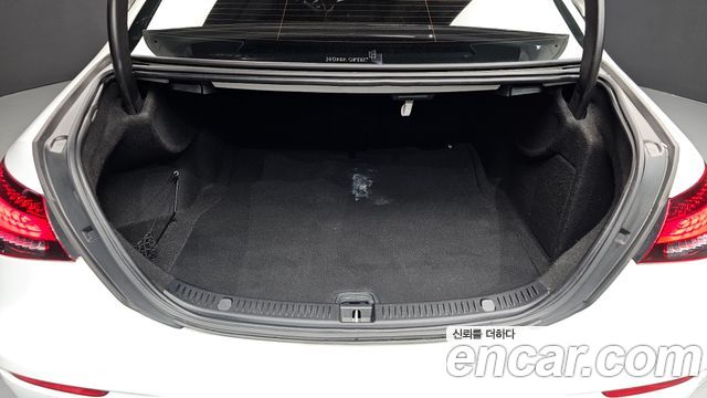 Mercedes-Benz E-Class (W213) E220d 4MATIC AMG Line 2021 — фото 24