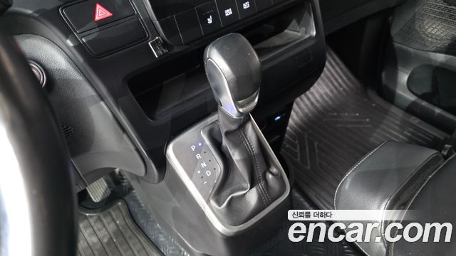 Hyundai Staria Cargo 3-Seater Modern 2022 — фото 9