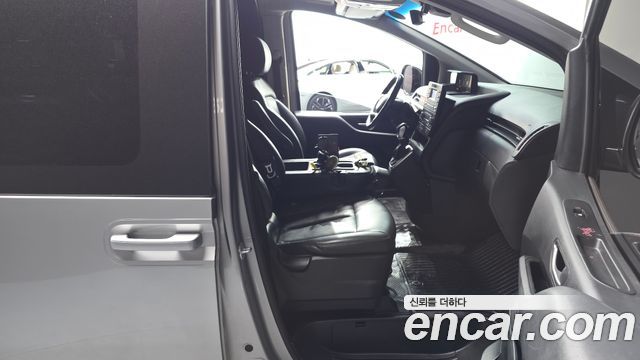 Hyundai Staria Cargo 3-Seater Modern 2022 — фото 10