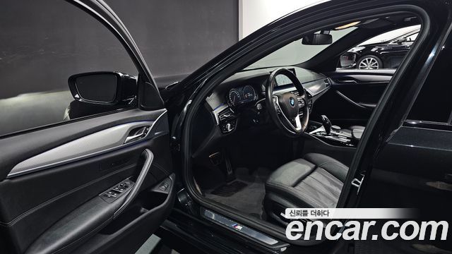 BMW 5 Series (G30) 530i M Sport Package 2017 — фото 10