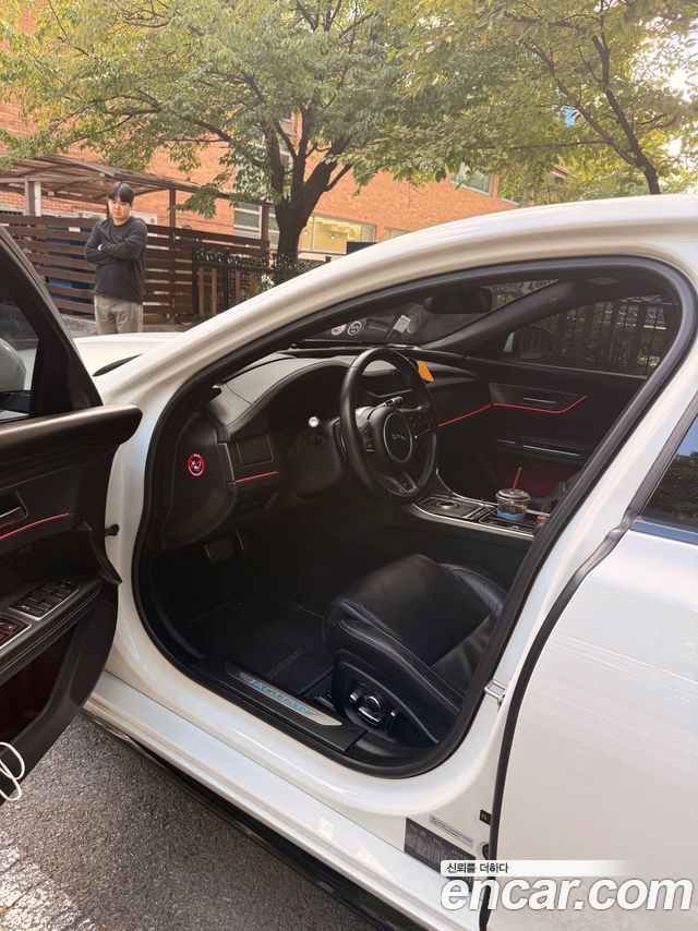 Jaguar XF (X260) 3.0 S AWD 2017 — фото 16