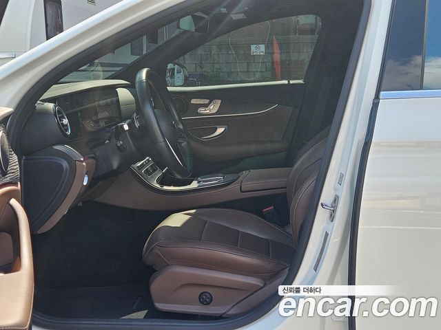 Mercedes-Benz E-Class (W213) E250 AMG Line 2023 — фото 10