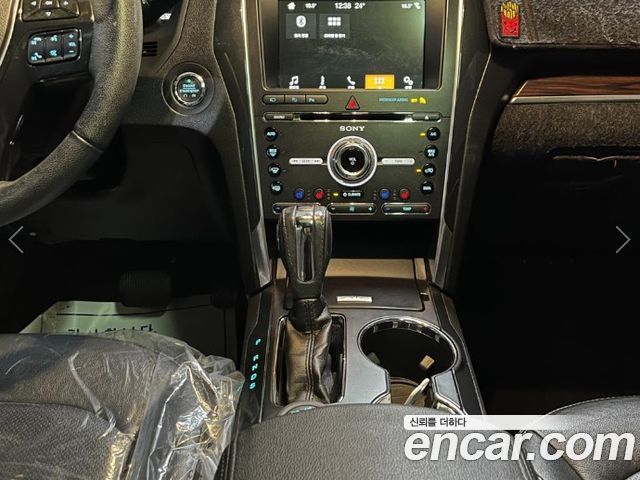 Ford Explorer 3.5 Limited 4WD 5th 2018 — фото 15