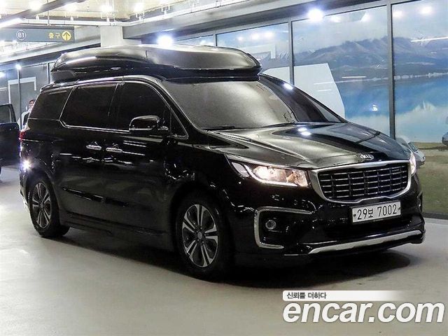 Kia Carnival 9-Seater Hi-Limousine Luxury