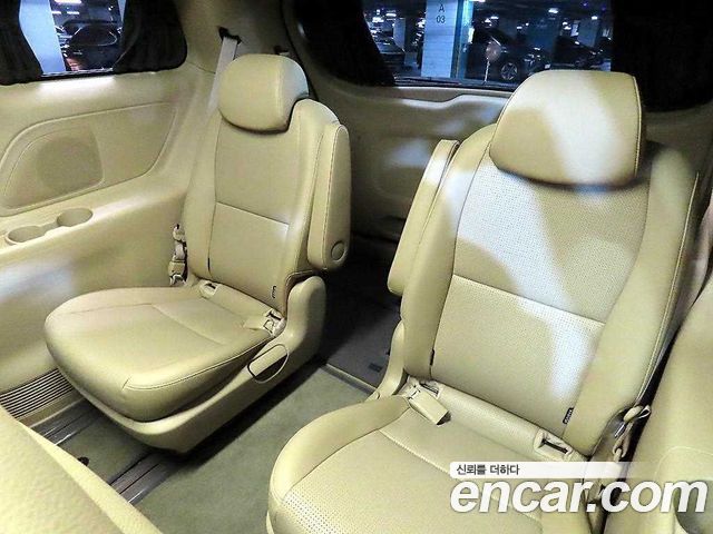 Kia Carnival 9-Seater Hi-Limousine Luxury 2019 — фото 8