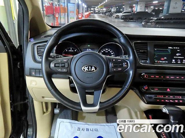 Kia Carnival 9-Seater Hi-Limousine Luxury 2019 — фото 10