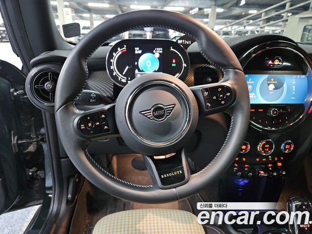 MINI Cooper S 3Door Resolute Edition 3rd Gen 2023 — фото 9