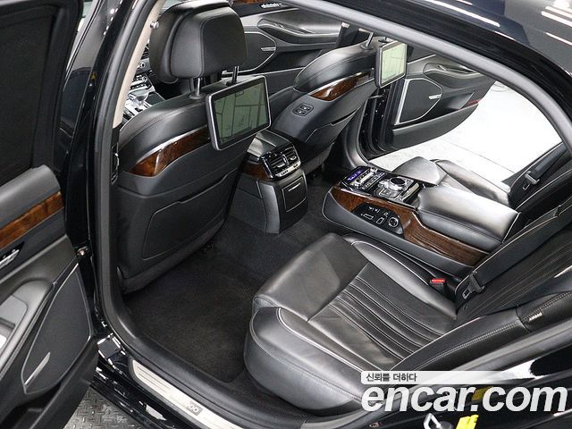 Genesis EQ900 3.3 T-GDI AWD Prestige 2017 — фото 18