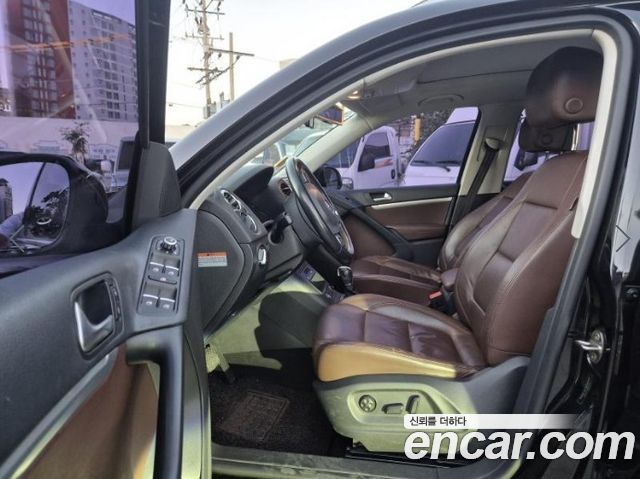 Volkswagen Tiguan 2.0 TDI  Premium 5N 2015 — фото 4