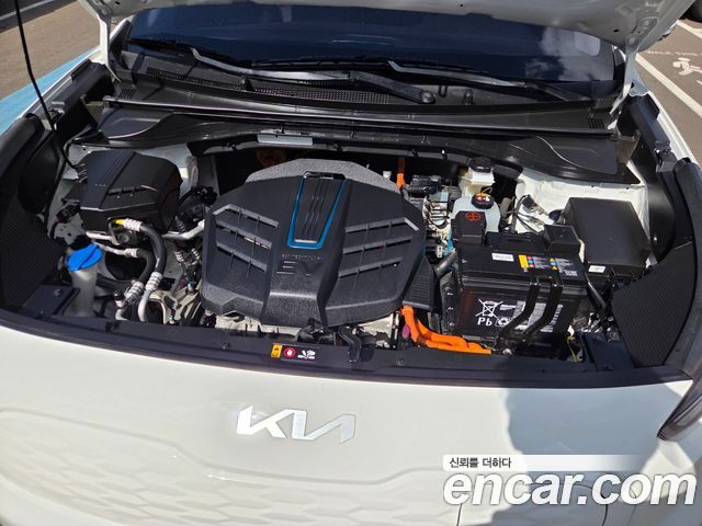 Kia Niro Plus Air 2023 — фото 6