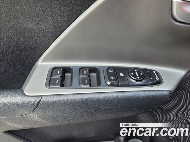 Kia Niro Plus Air 2023 — фото 15