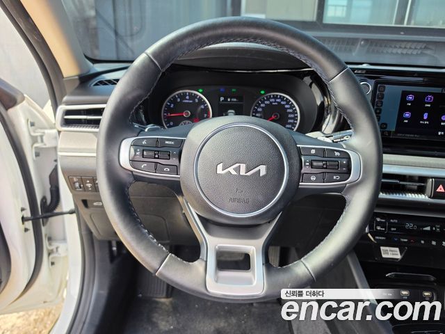 Kia K5 (III) 2.0 Prestige 2022 — фото 20